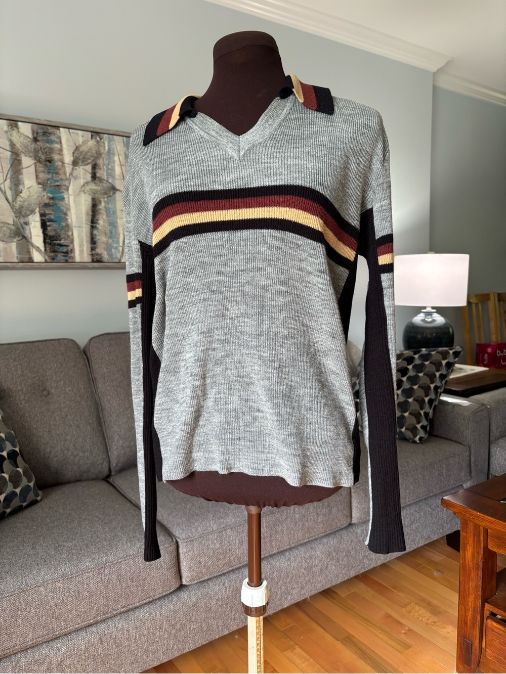 70s V-Neck Sweater with Multicolor Stripe Collar